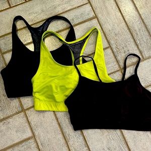 Sports bra lot